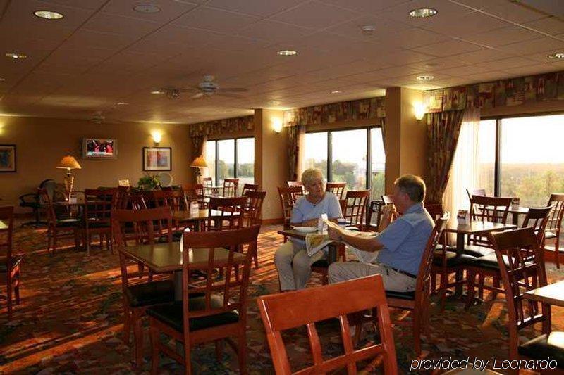 Hotel Hampton Grand Rapids/north