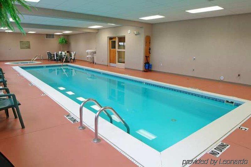 Hampton Grand Rapids/north Hotel 3*