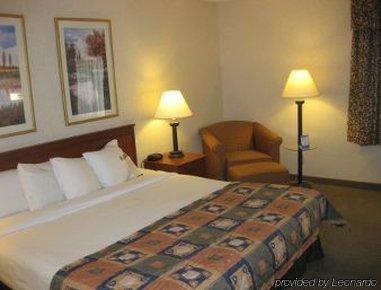Hotel Baymont By Wyndham Airport Grand Rapids