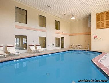 Inn Quality Near Downtown 2*