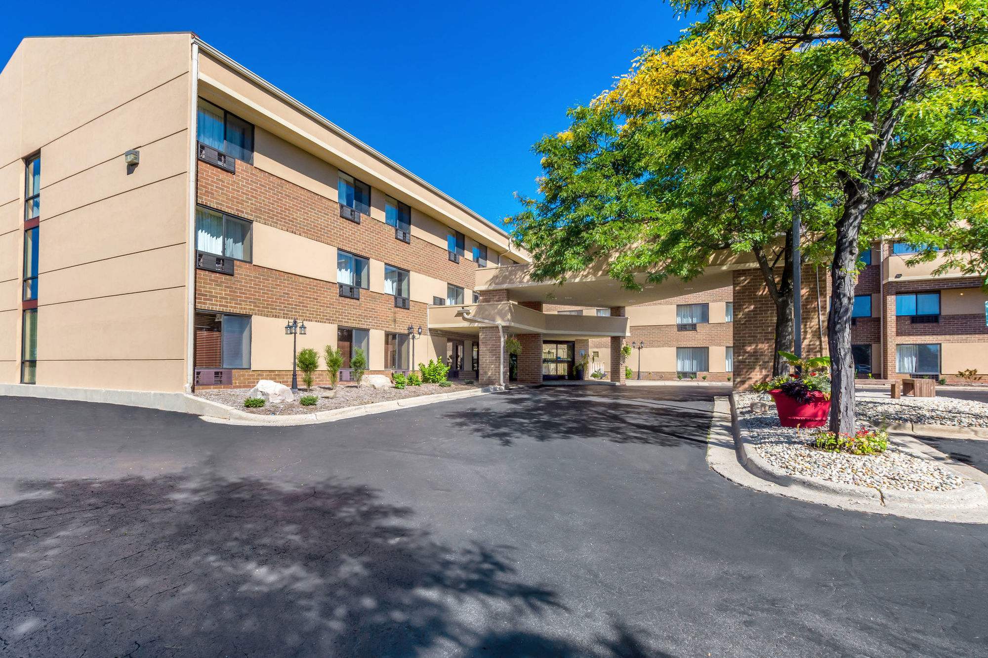 Comfort Airport Inn 2*