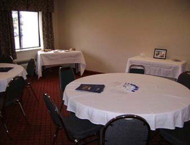 Hotel Baymont By Wyndham Airport 2*