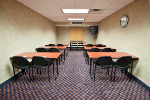Hotel Express & Grand Rapids-north By Ihg
