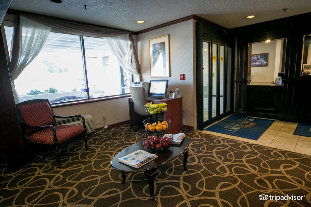 Hotel Baymont By Wyndham Airport Grand Rapids