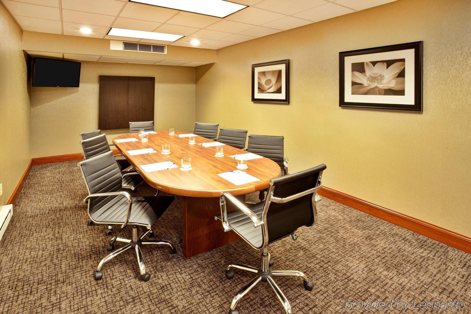 Express & Grand Rapids-north By Ihg