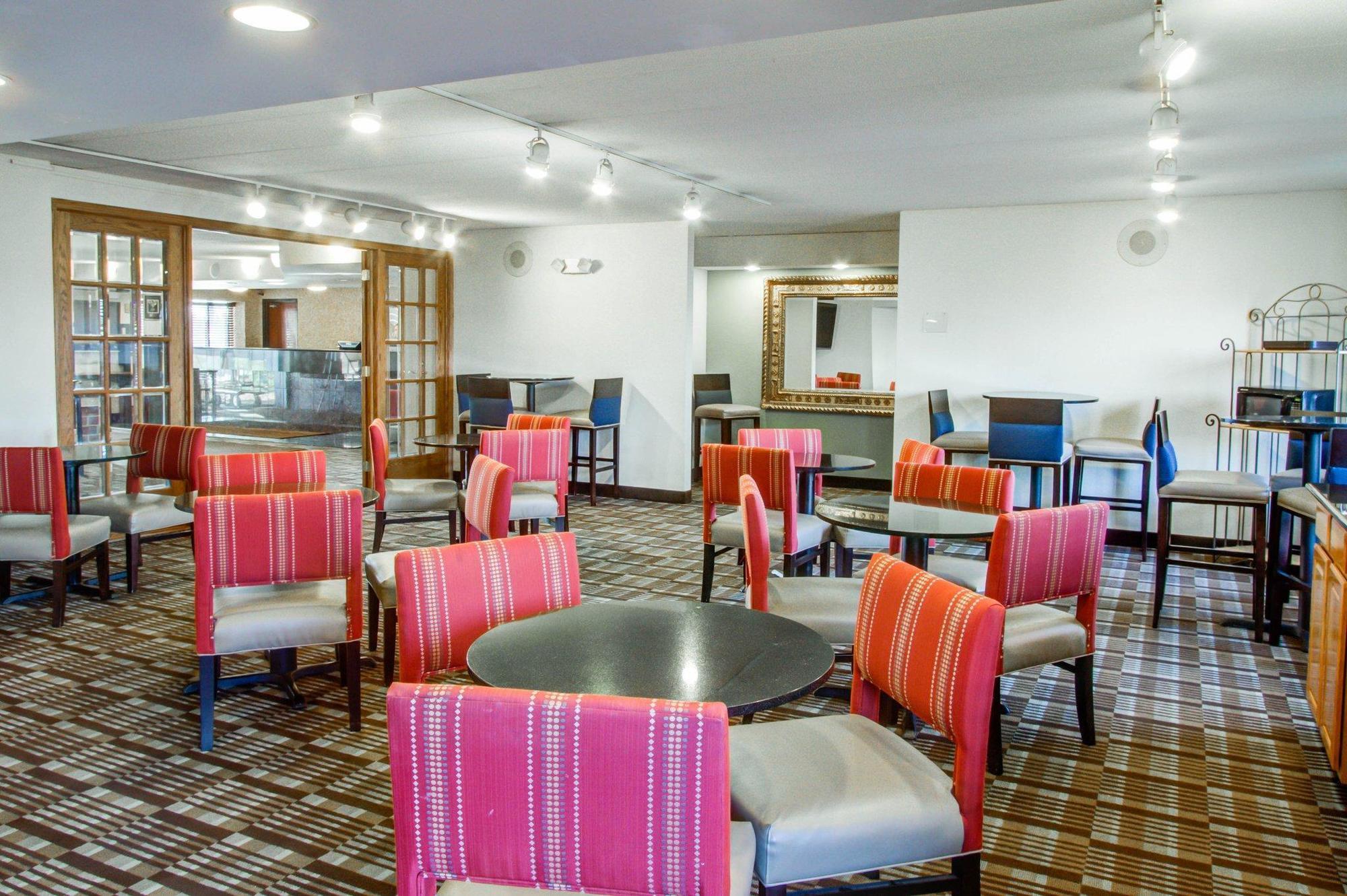 Comfort Airport Grand Rapids
