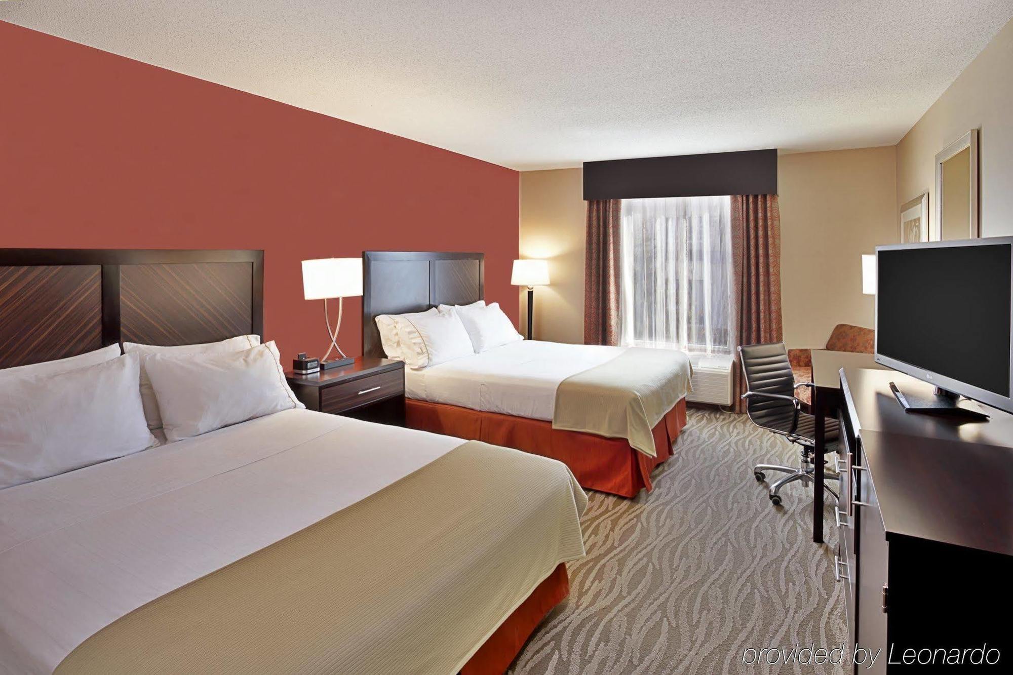 Express & Grand Rapids-north By Ihg 2*