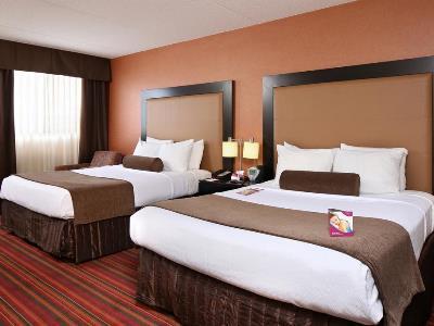 Sheraton Airport Hotel 4*