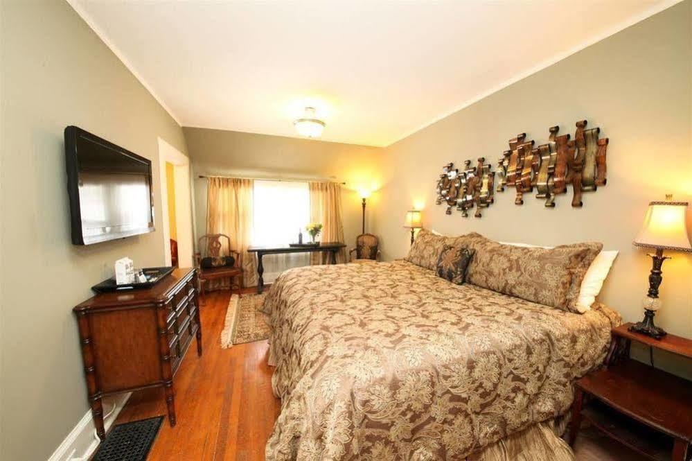 Leonard At Logan House Bed & Breakfast 3*