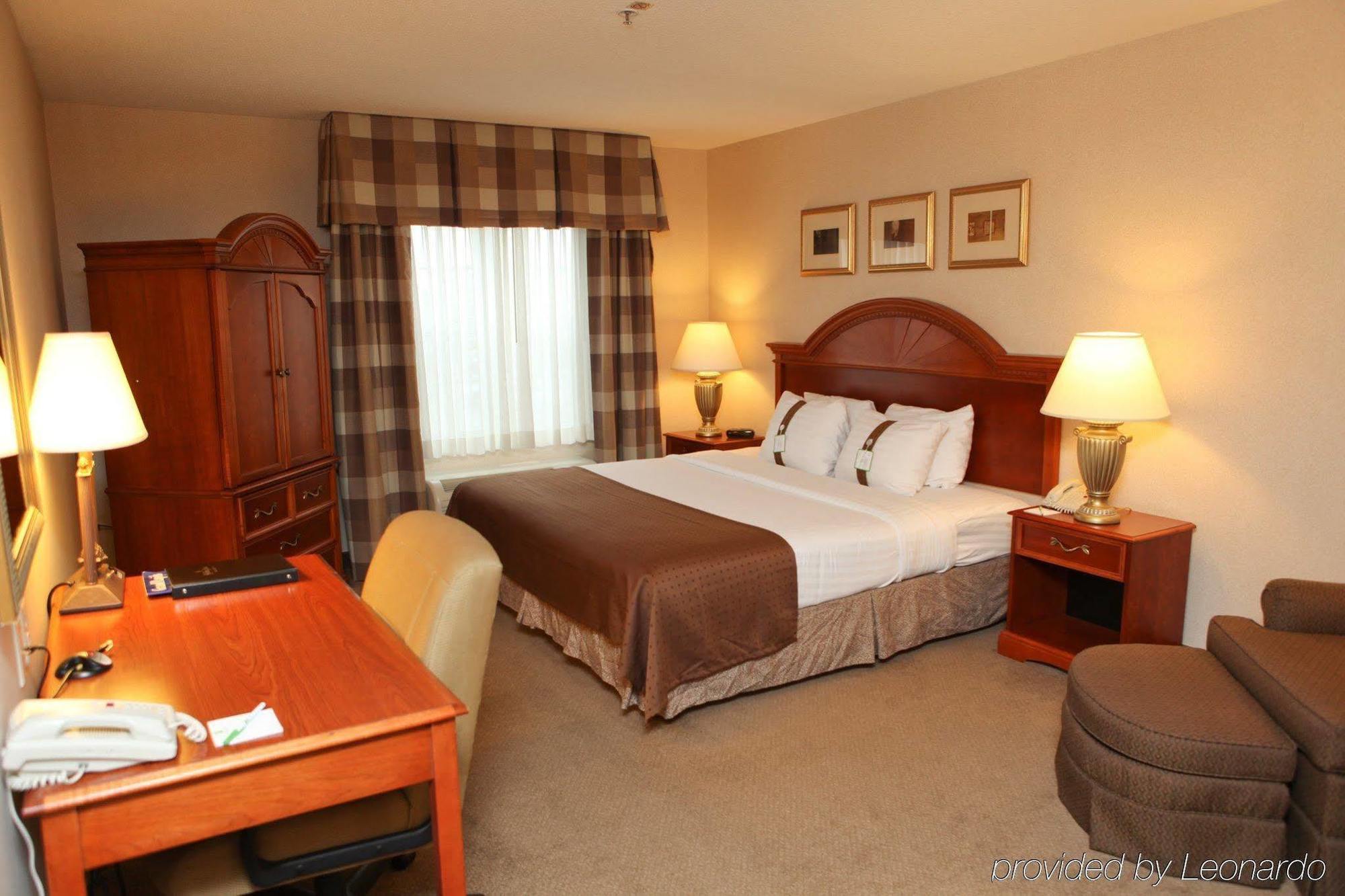 Hotel Grand Rapids-airport By Ihg 3*