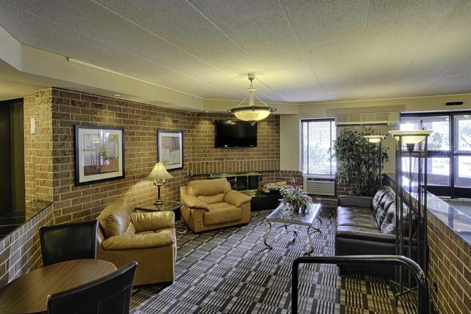 Inn Comfort Airport 2*