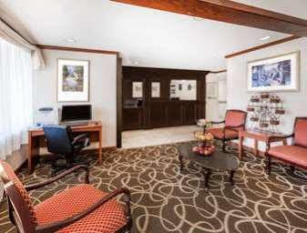 Baymont By Wyndham Airport Hotel Grand Rapids