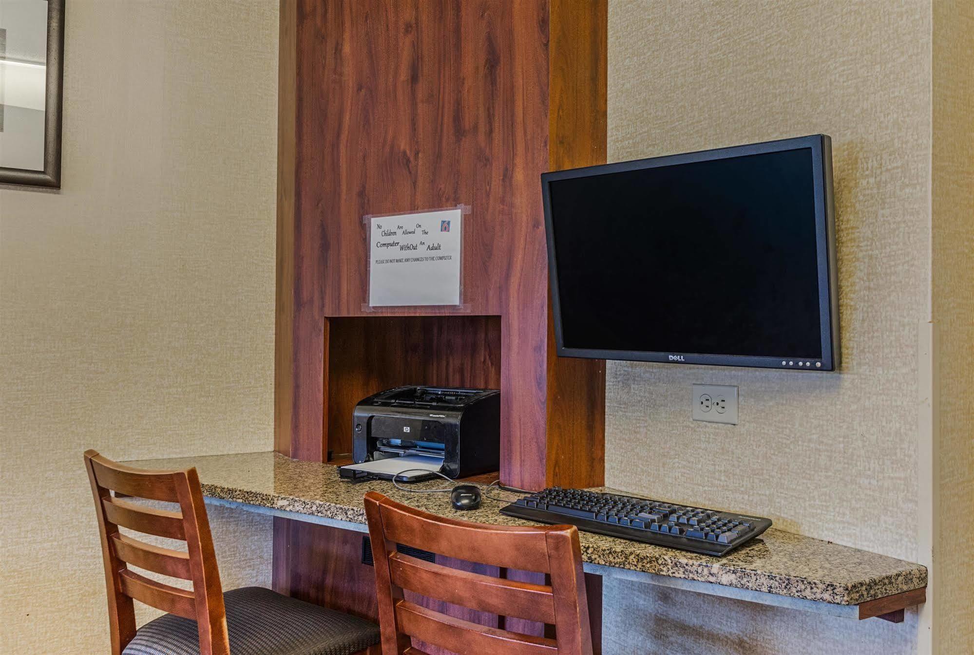 Rodeway Hotel Grand Rapids