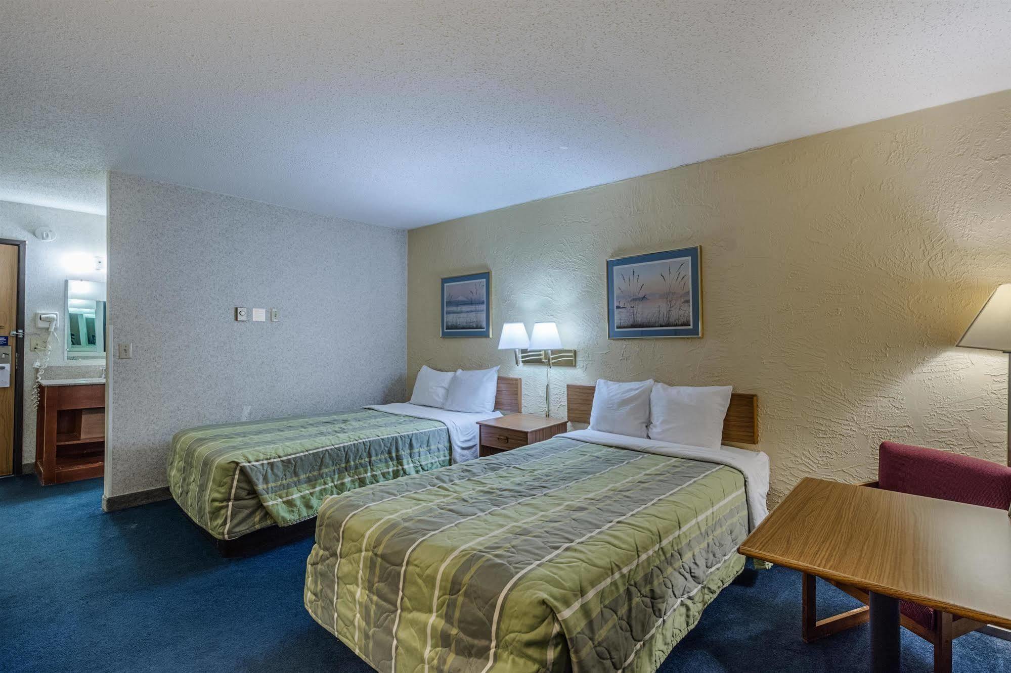 Rodeway Hotel 2*