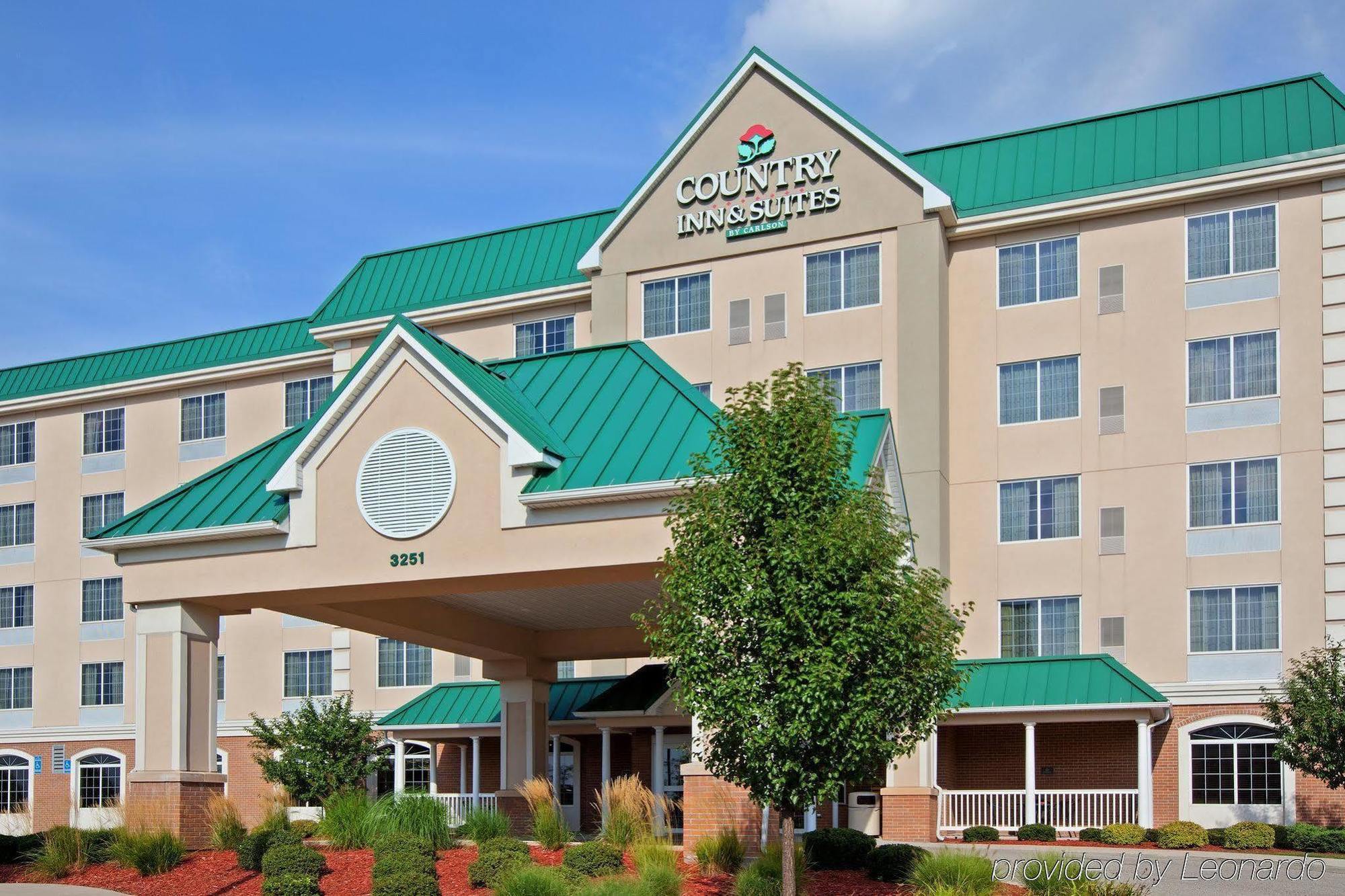 Hotel Country & By Radisson, East, Mi Grand Rapids