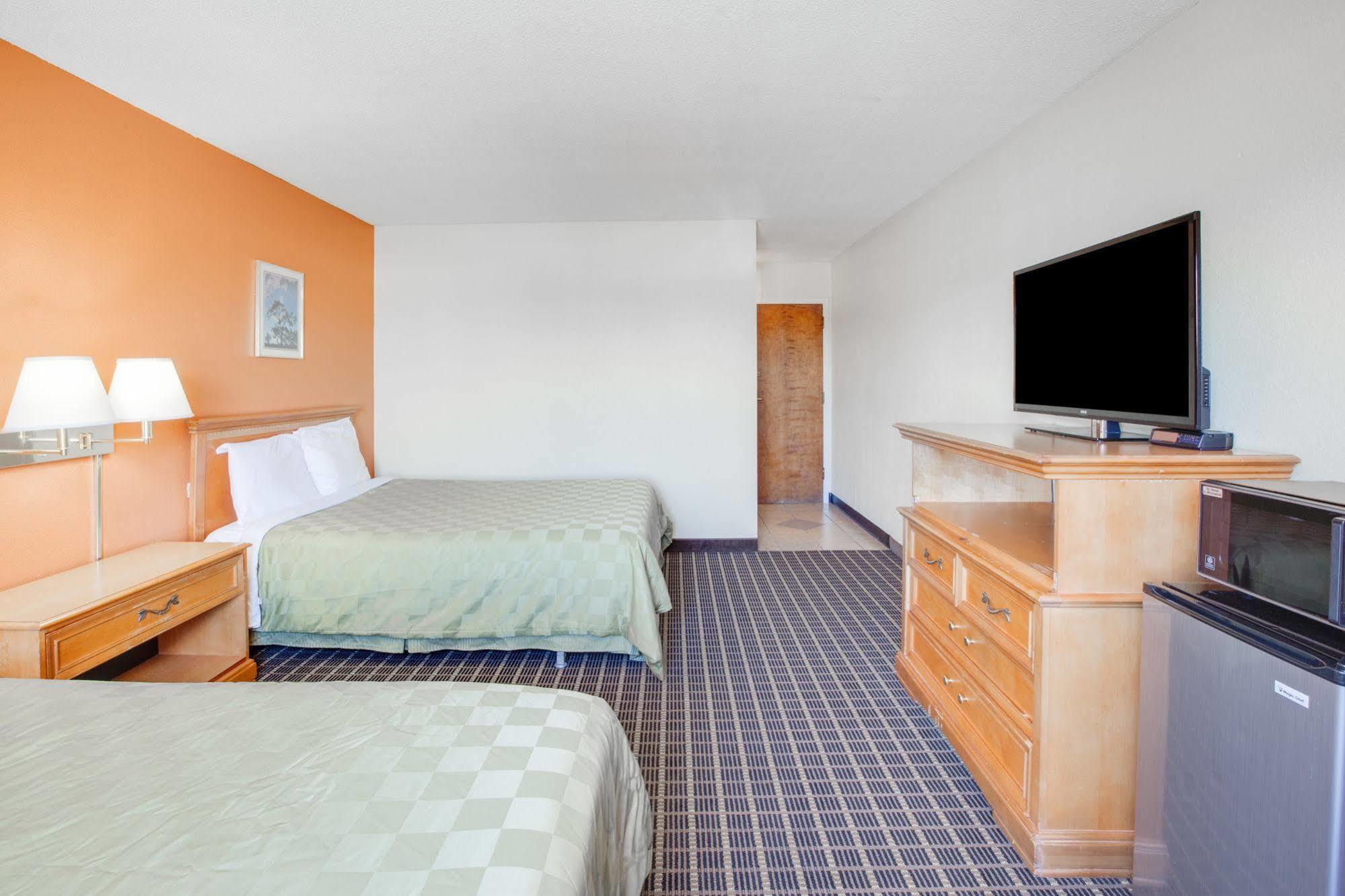 Hotel 6-grand Rapids, Mi - Northeast 2*