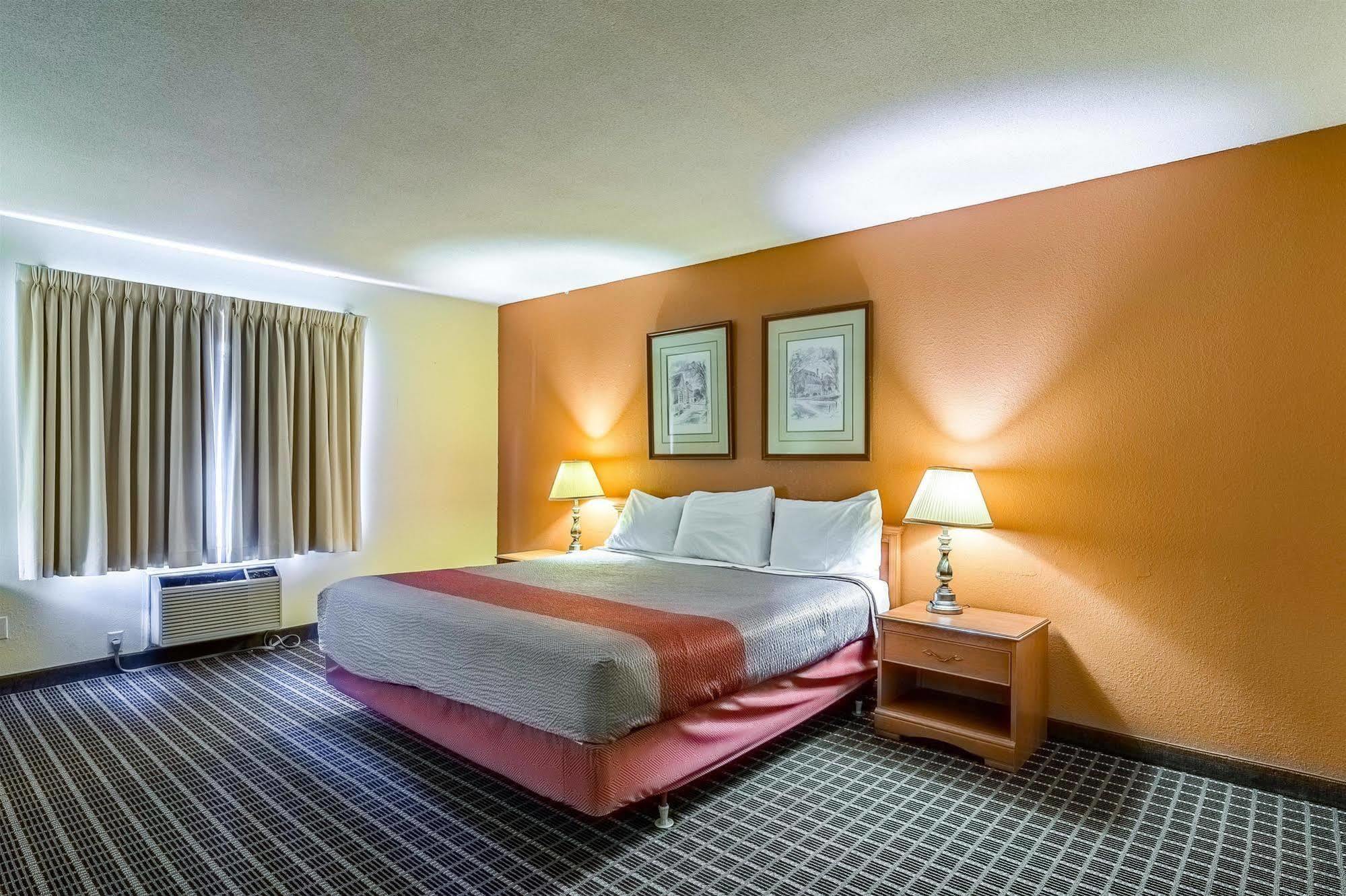 Hotel 6-grand Rapids, Mi - Northeast 2*