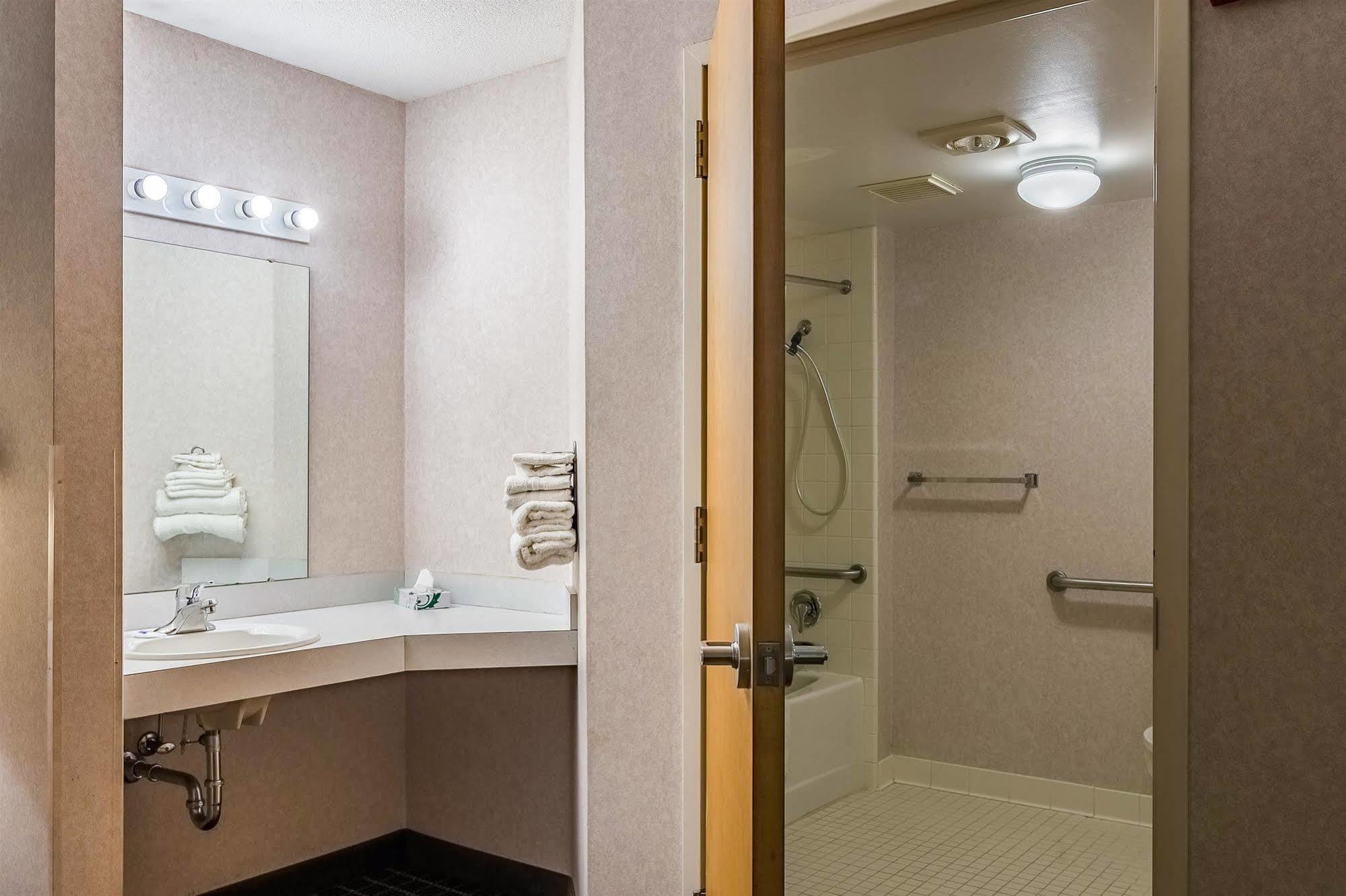 6-grand Rapids, Mi - Northeast 2*