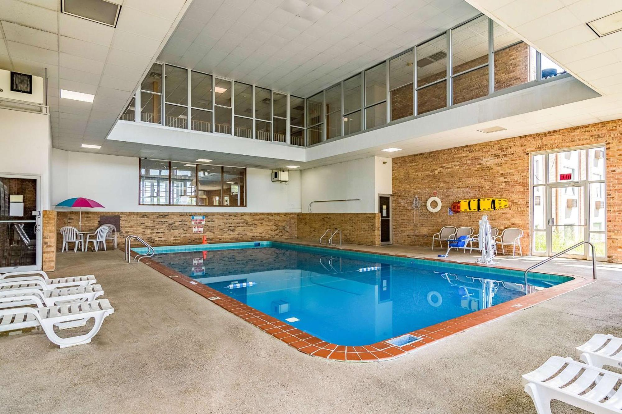 Hotel 6-grand Rapids, Mi - Northeast 2*