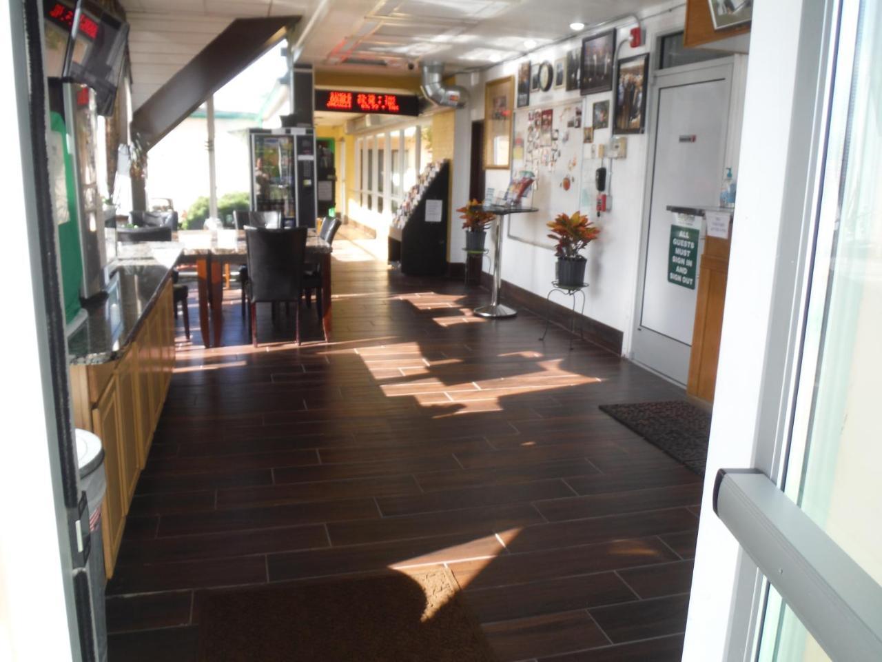 Hotel Budgetel & Grand Rapids