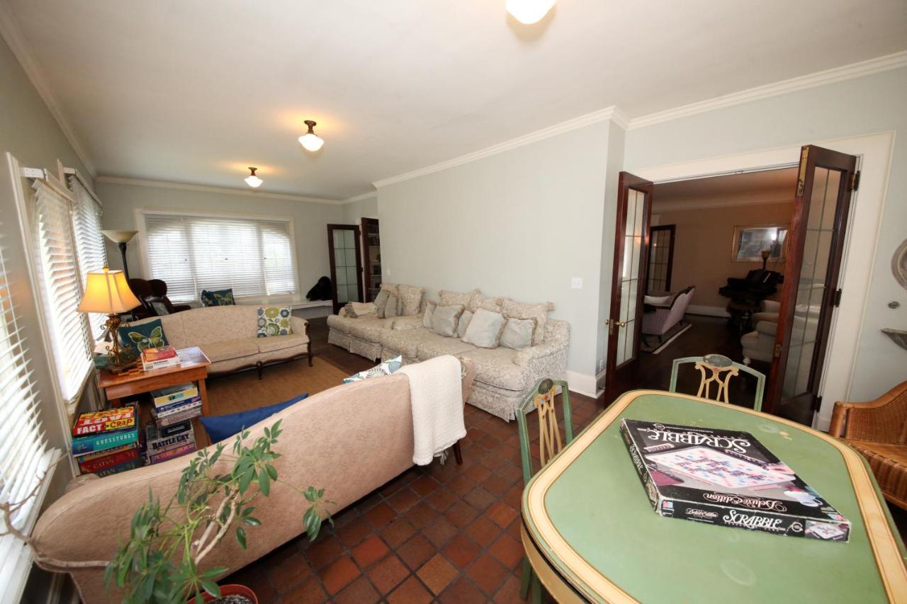 Leonard At Logan House 3*