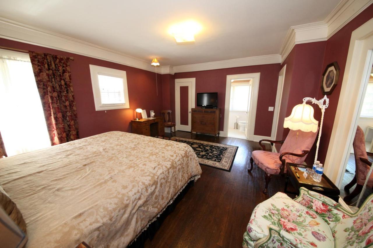 Leonard At Logan House 3*
