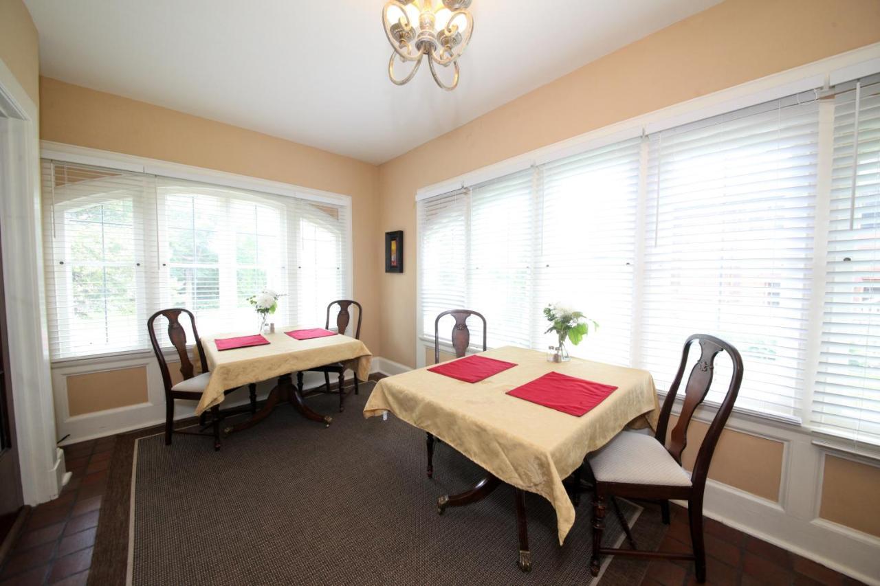 Leonard At Logan House Bed & Breakfast 3*