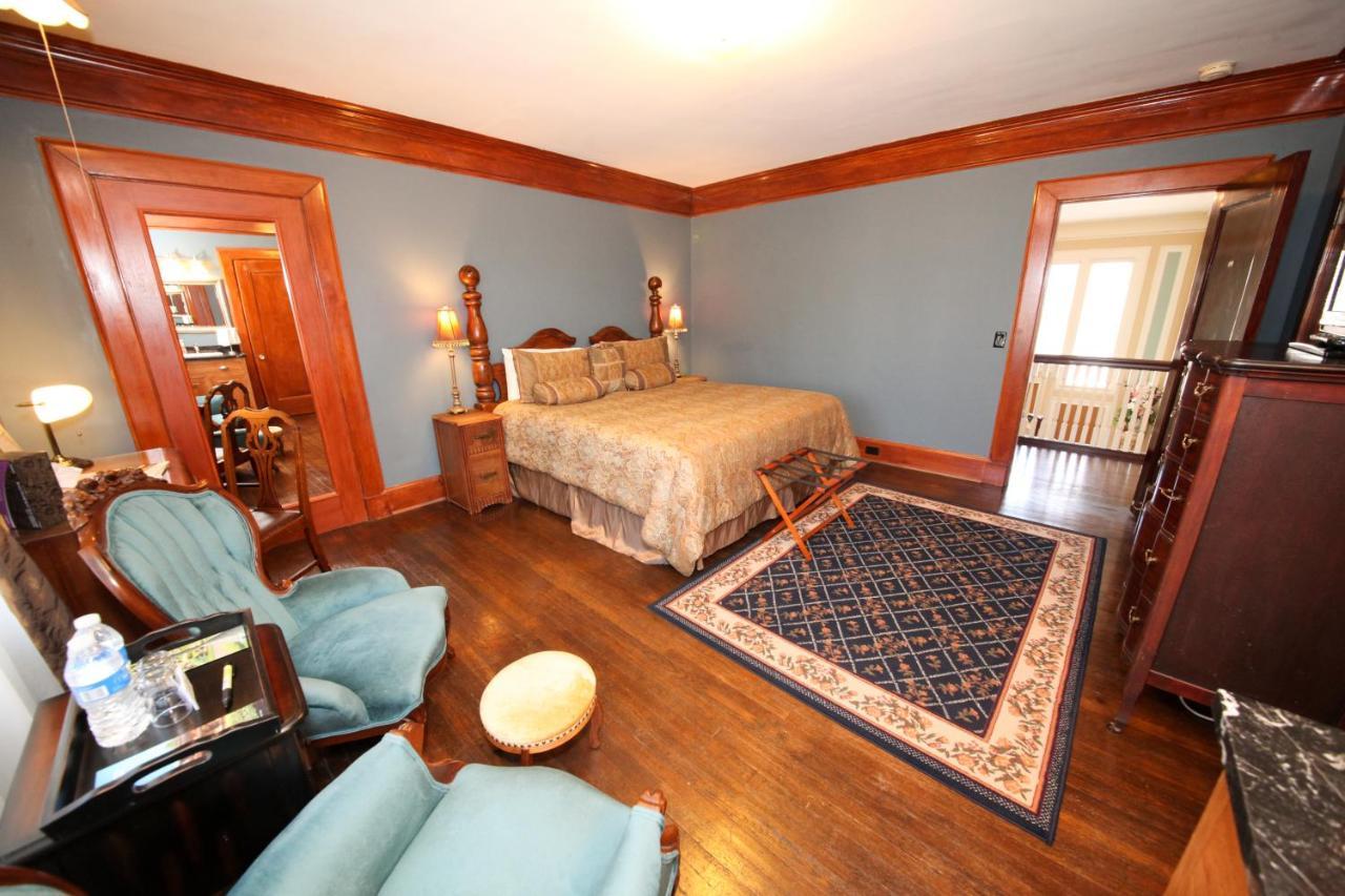 Leonard At Logan House Bed & Breakfast 3*