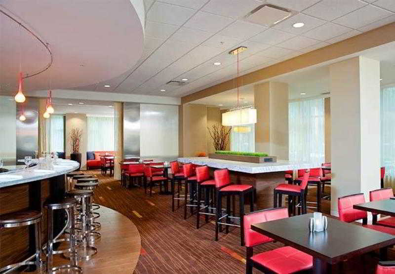 Courtyard Downtown Hotel