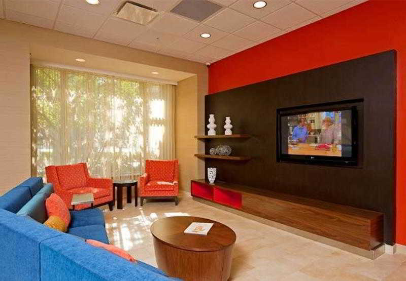 Courtyard Downtown Hotel 3*