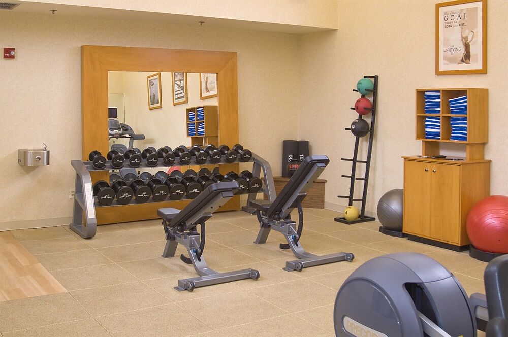 Doubletree By Hilton Grand Rapids Airport Hotel