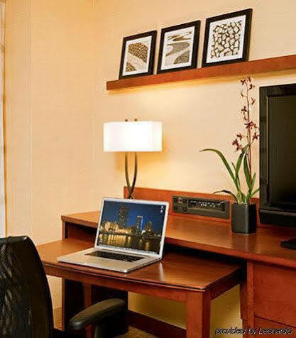 Courtyard Downtown Hotel 3*