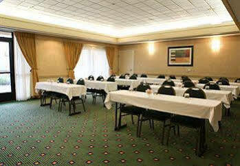 Courtyard Airport Hotel