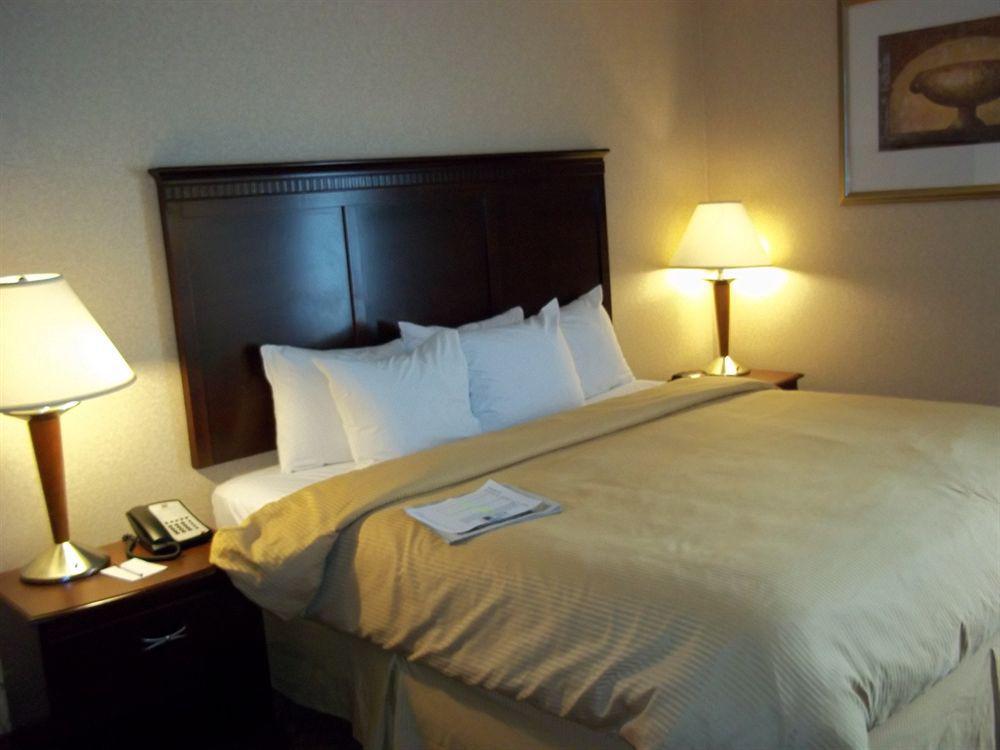 Hotel Clarion & Airport Grand Rapids