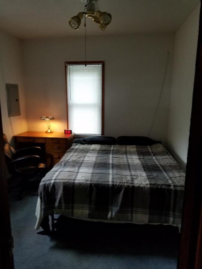 Grand Rapids Guest House Homestay *