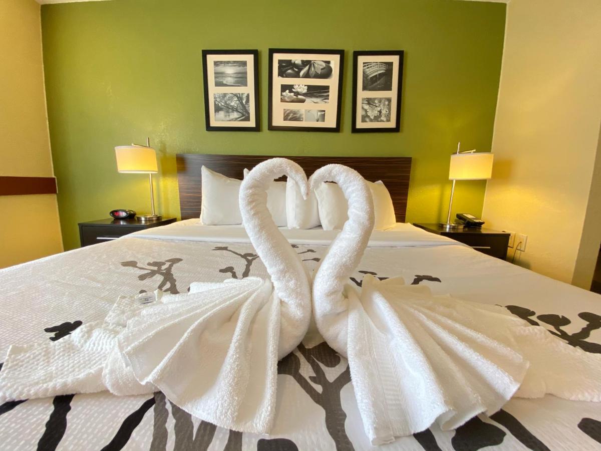 Sleep & 2* Grand Rapids