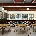 Sheraton Grand Rapids Airport Hotel