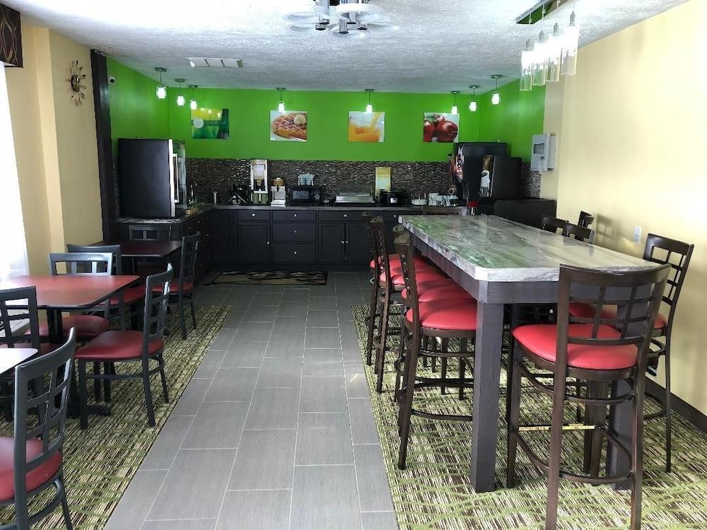 Quality Near Downtown Inn Grand Rapids