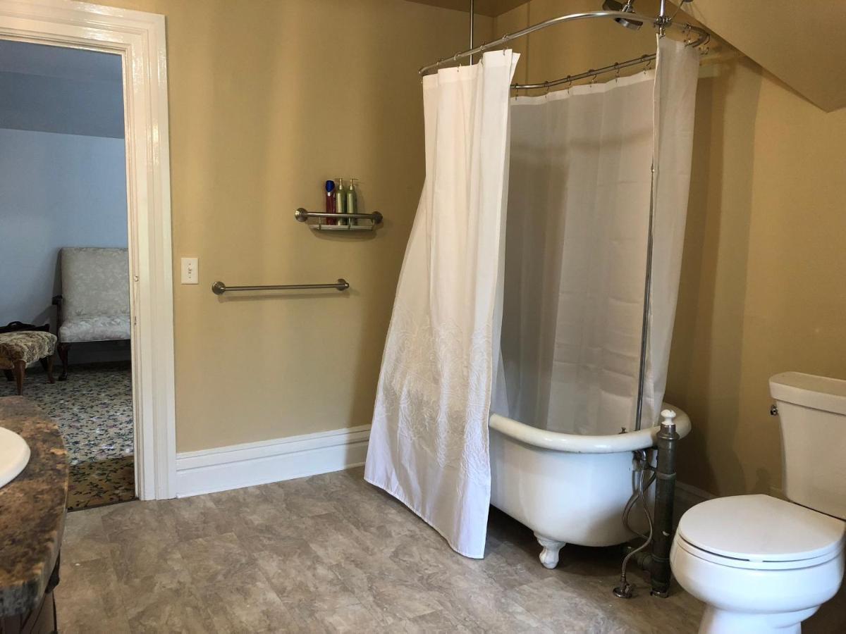The Parsonage 2* Grand Rapids