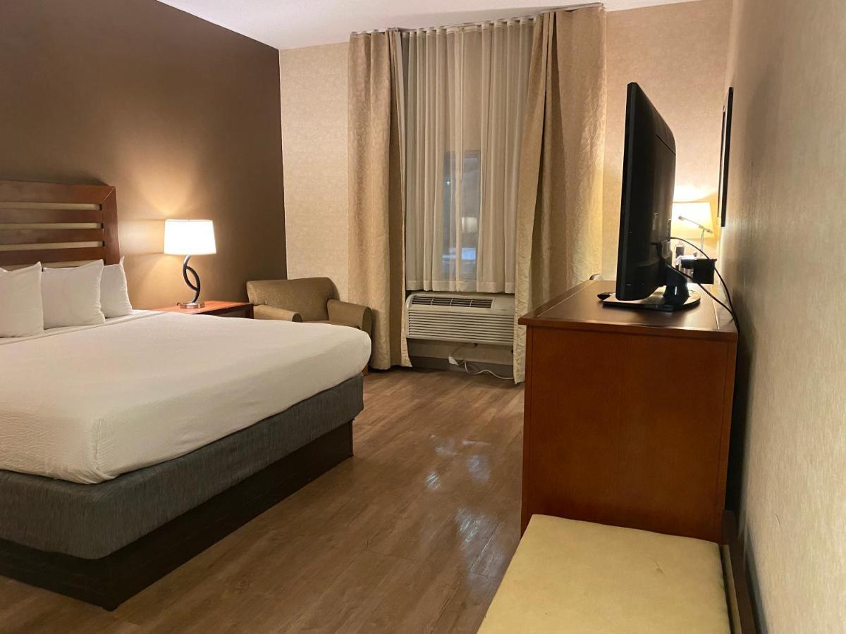 Hotel Wyndham Garden Airport