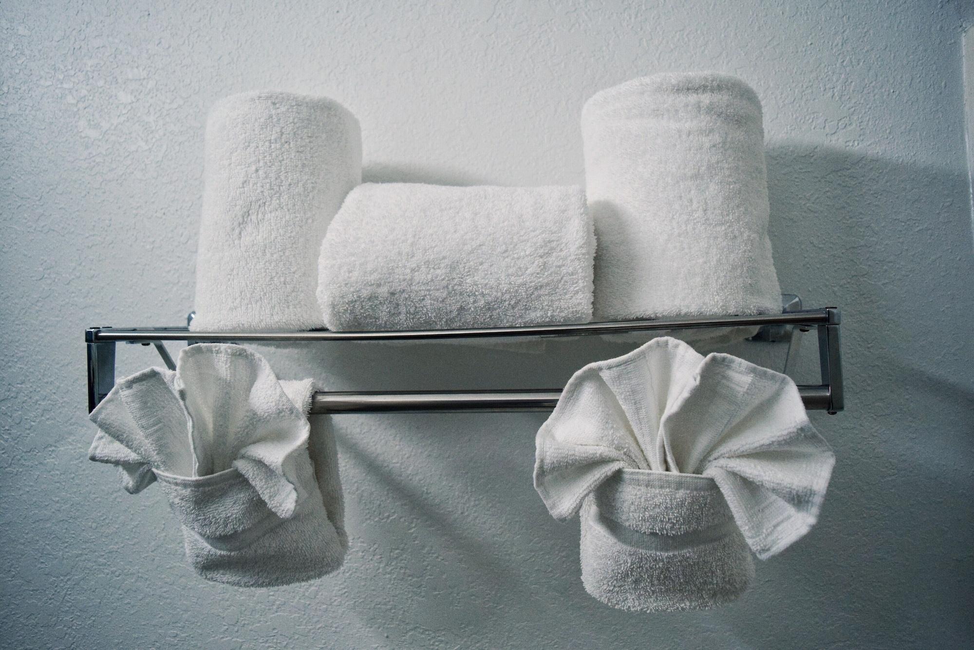 Hotel Country & By Radisson, Airport, Mi 2*