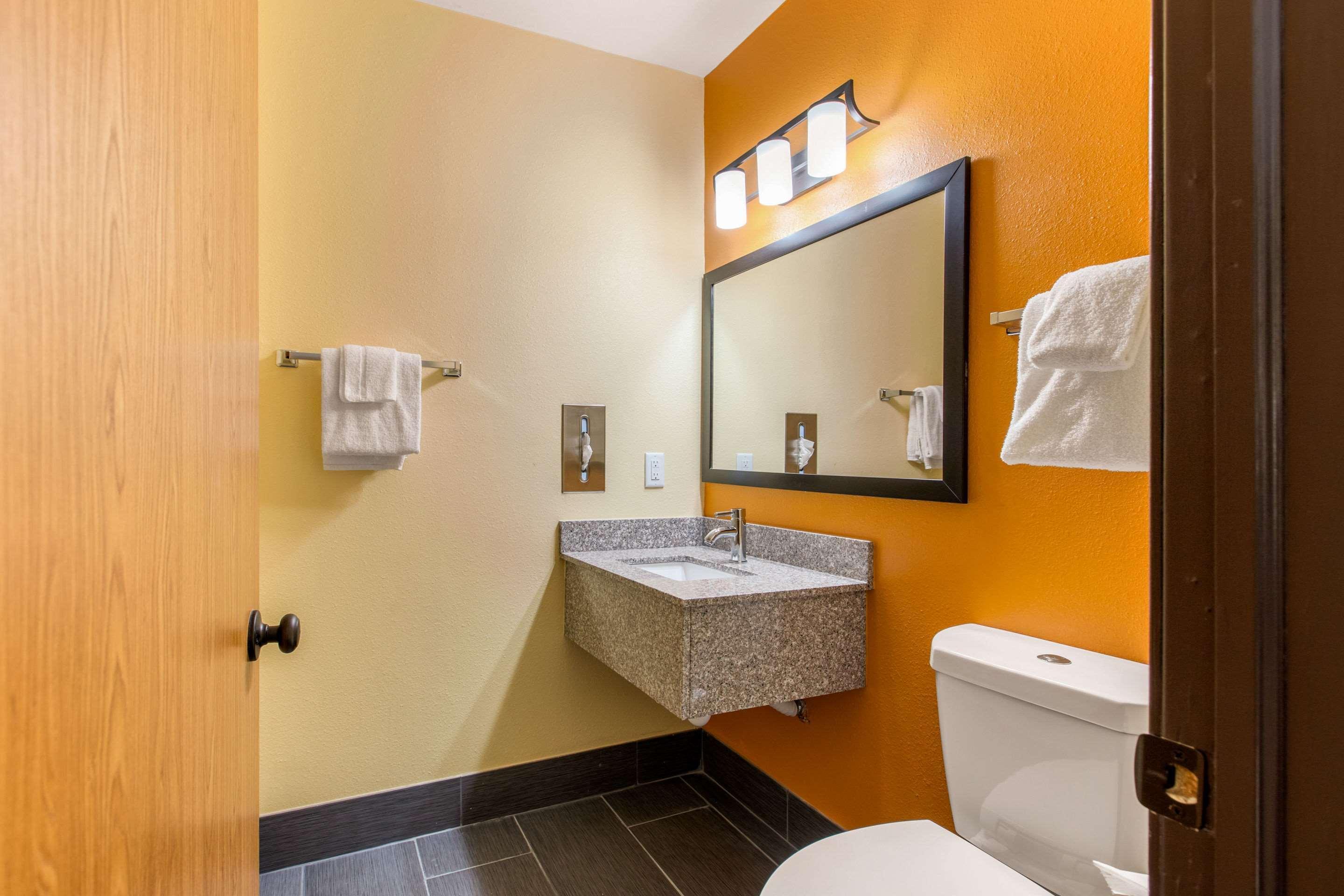 Quality Near Downtown 2* Grand Rapids
