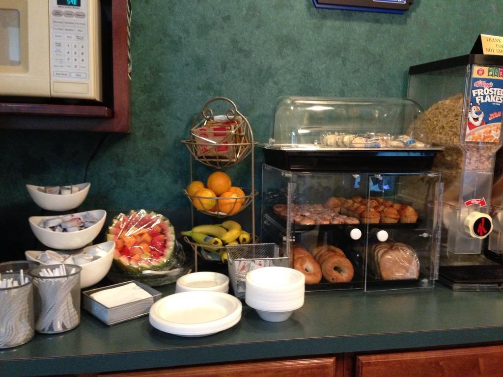 Quality Near Downtown Inn Grand Rapids