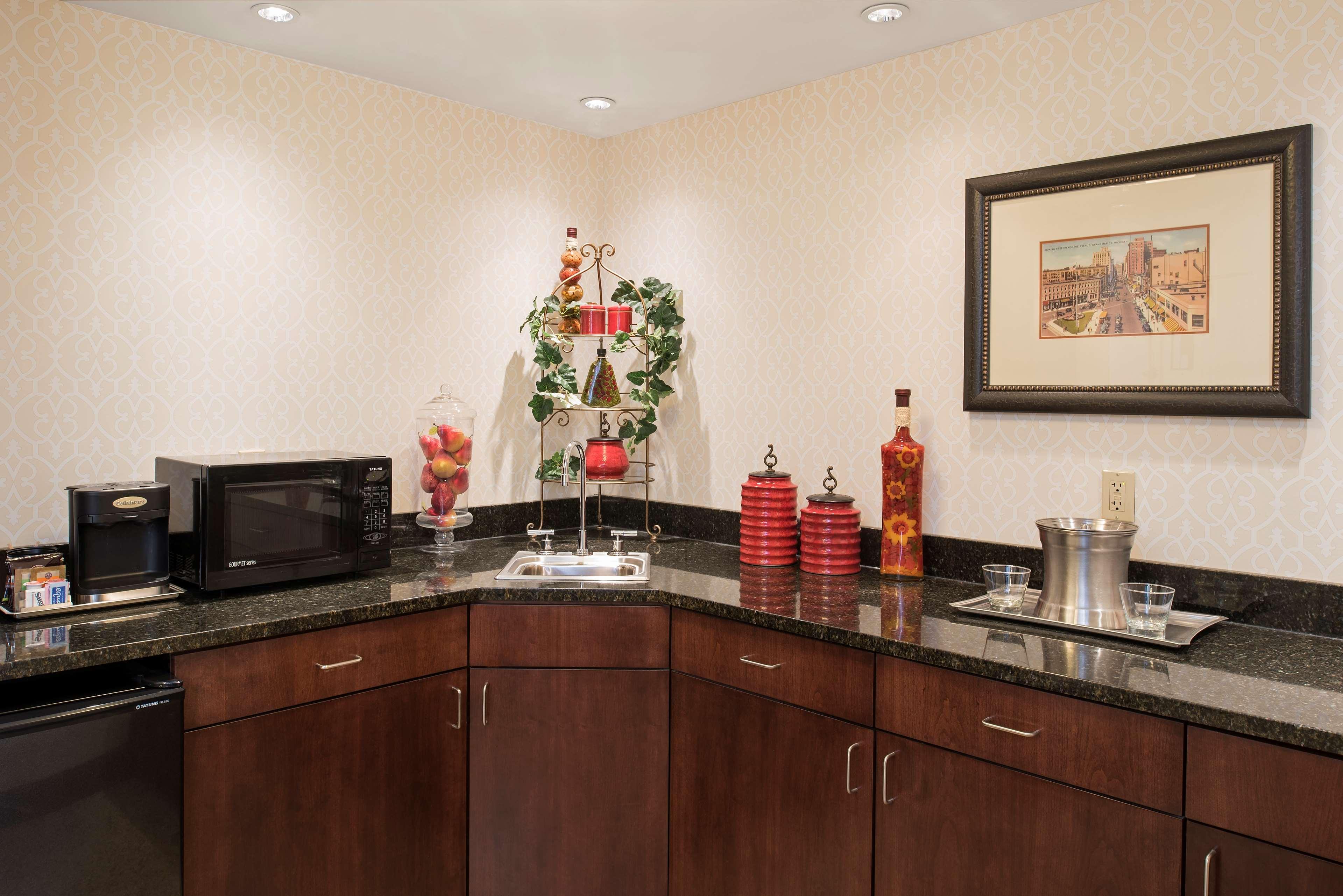 Hotel Doubletree By Hilton Airport
