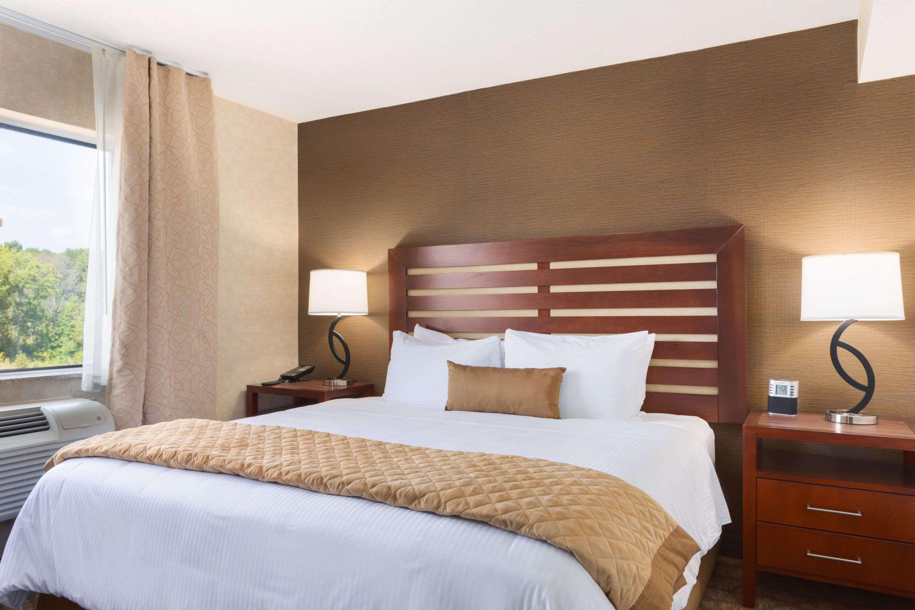Hotel Wyndham Garden Airport 3*