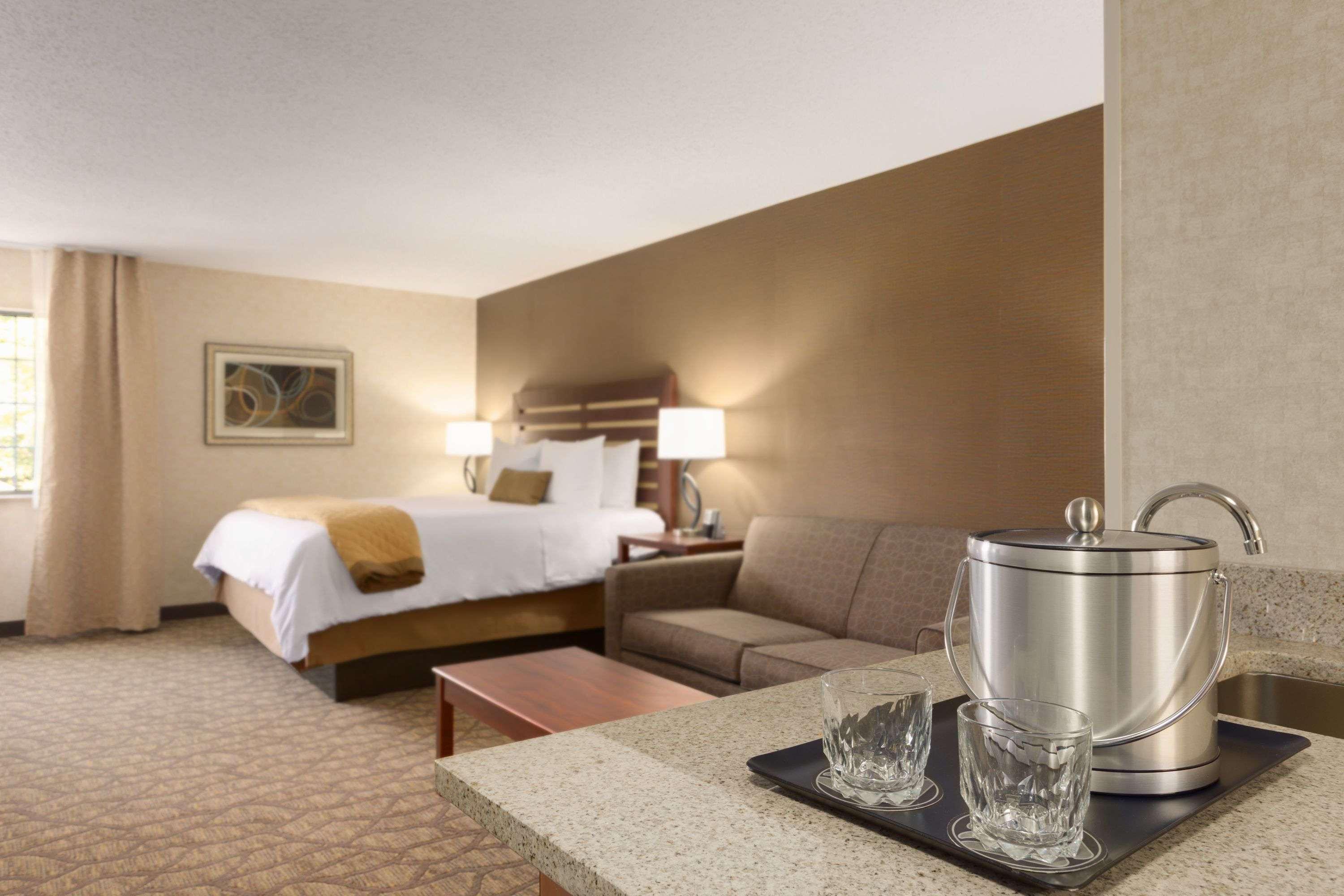 Wyndham Garden Airport Hotel 3*