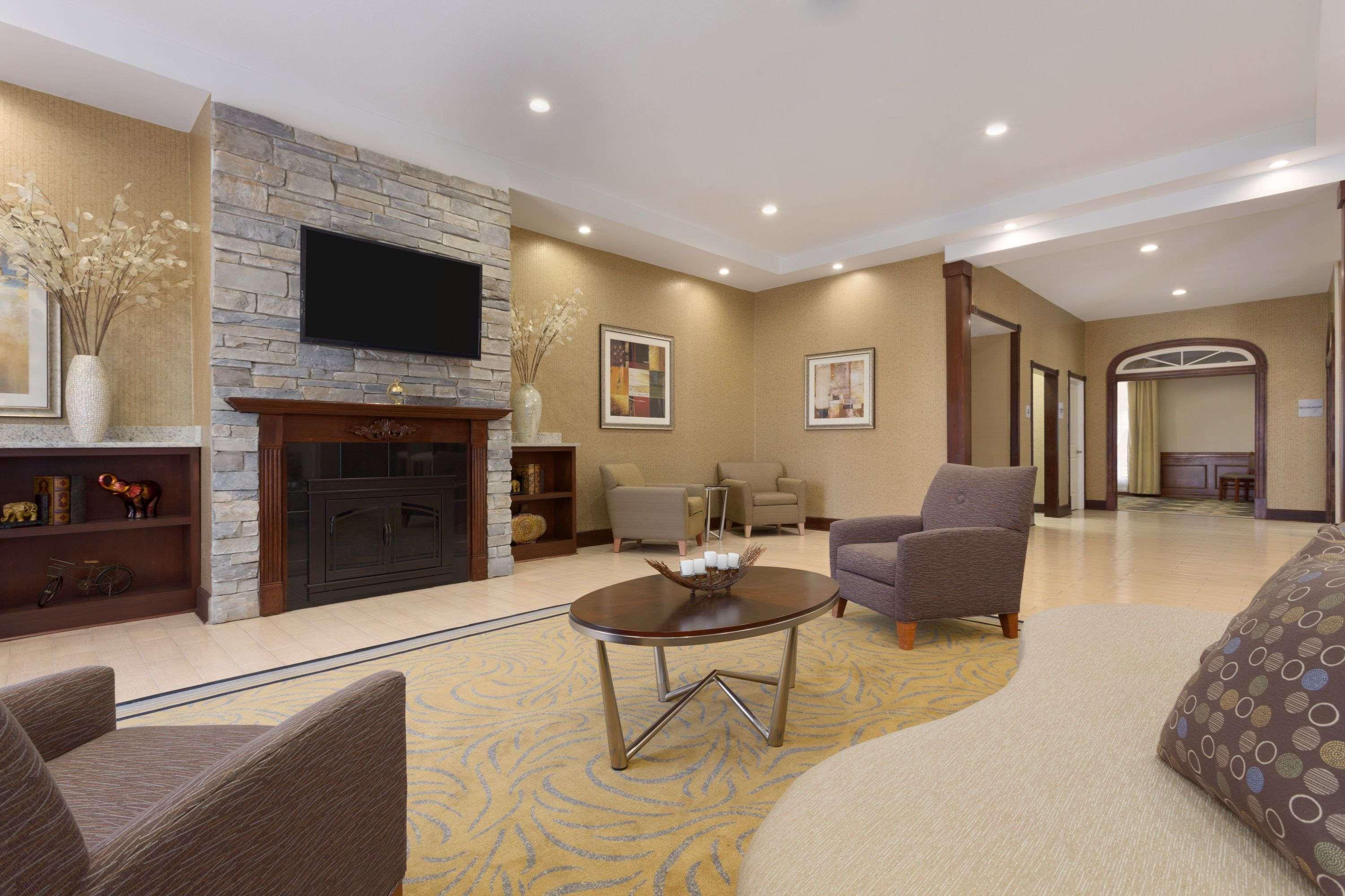 Wyndham Garden Airport Hotel