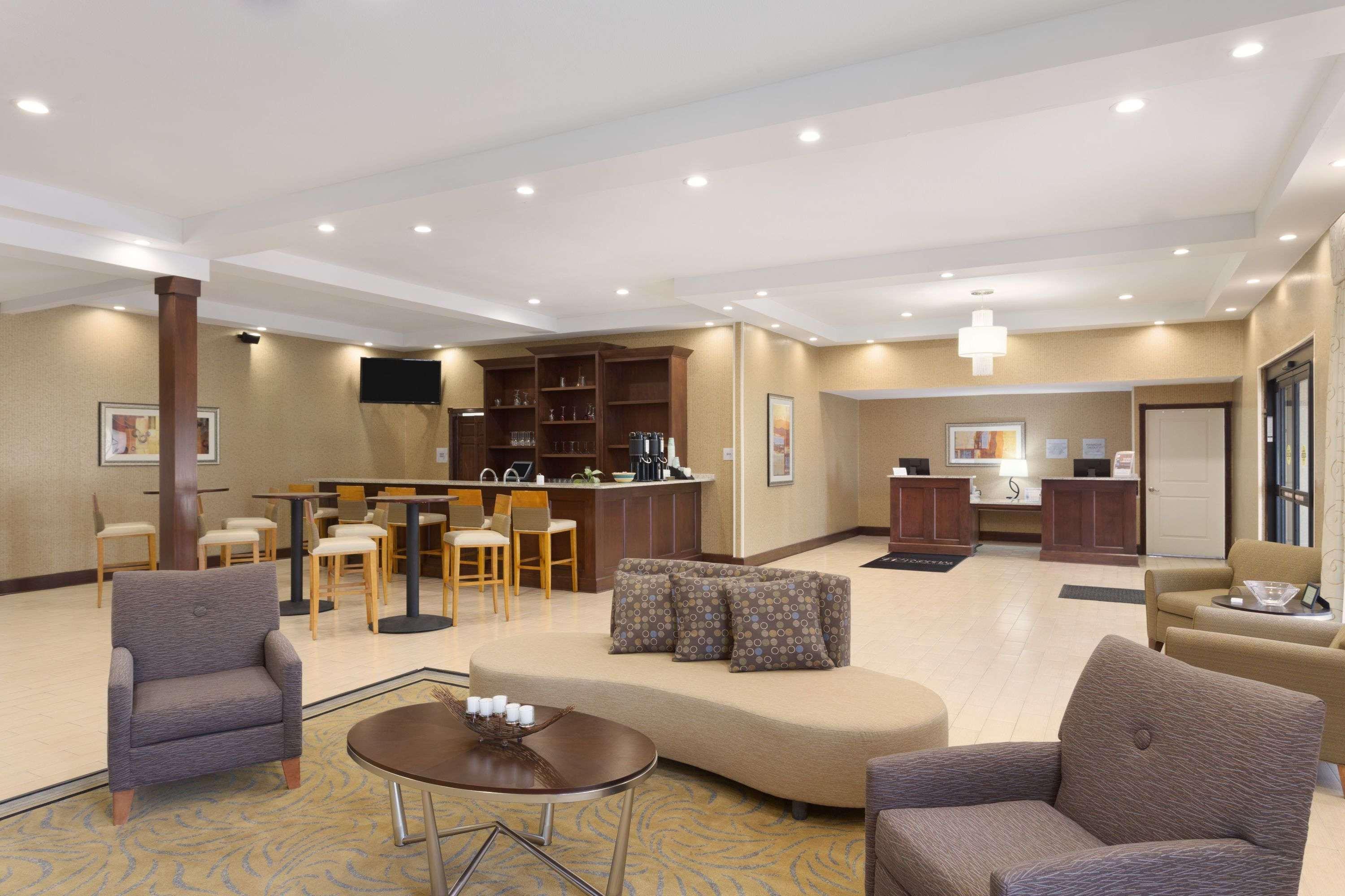Hotel Wyndham Garden Airport 3*