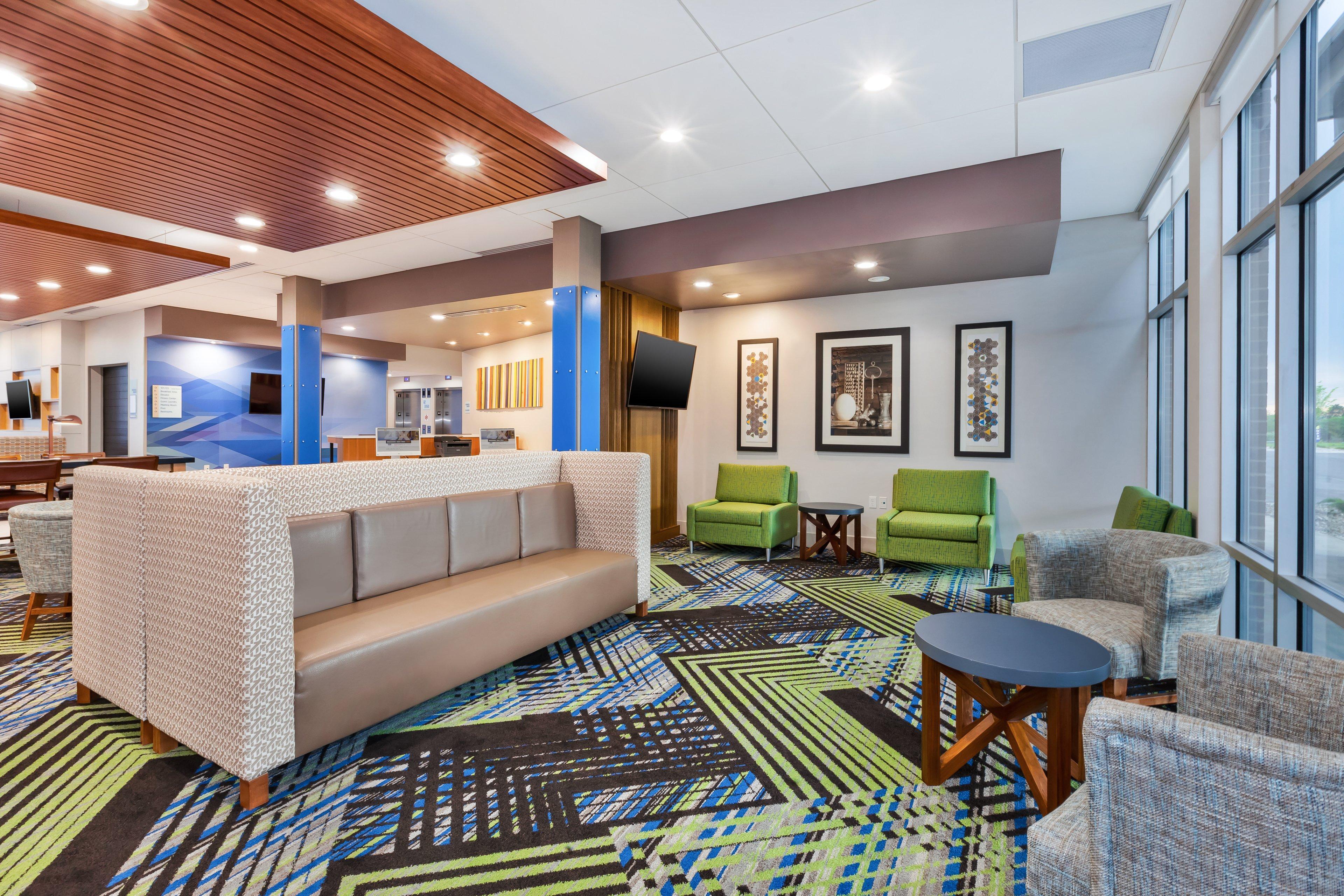 Hotel Express & - Airport - South By Ihg 3*