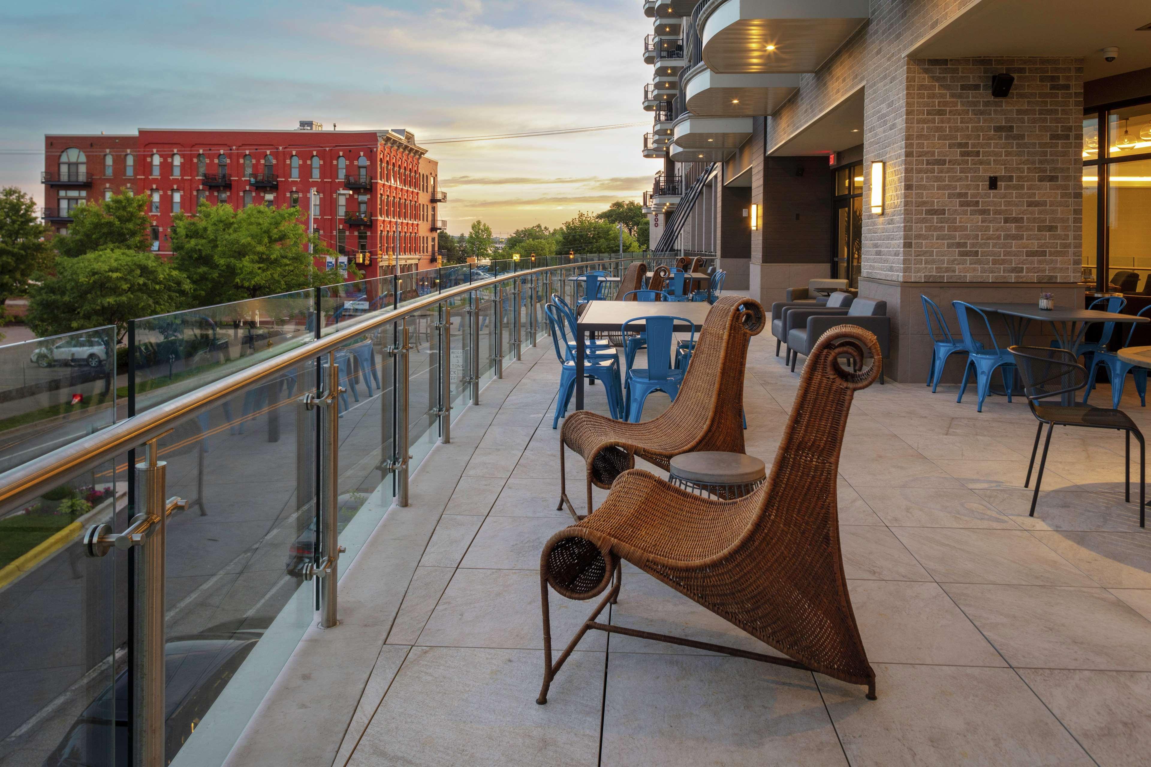 Hotel Embassy By Hilton Downtown Grand Rapids
